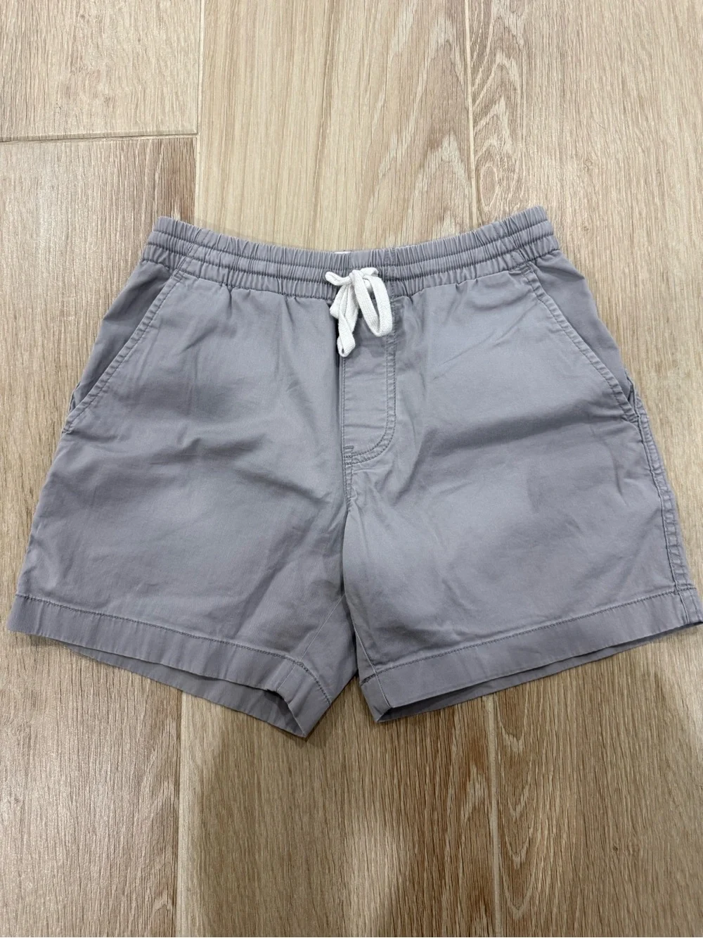 J. Crew Men's Light Gray Elastic-Waist Drawstring Chino Shorts Sixe XS
